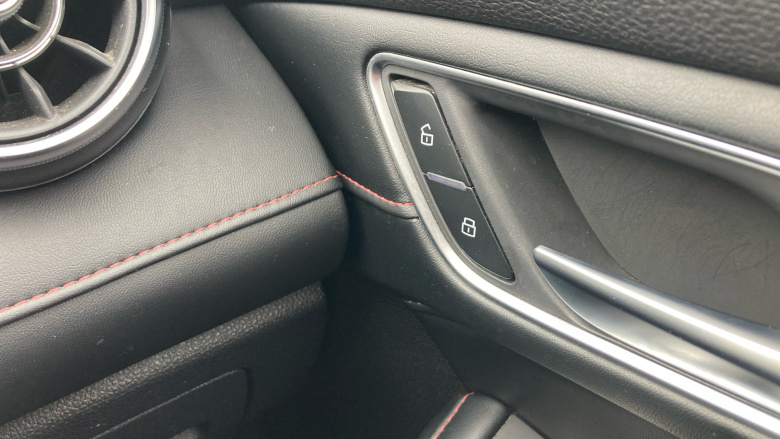 MG Hs 1.5 T-GDI Excite 5dr Petrol Hatchback